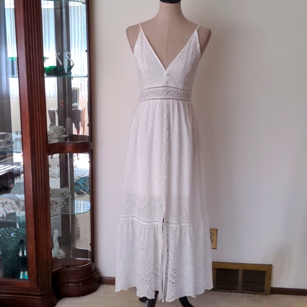Simplee Dress - Picture 1 of 11